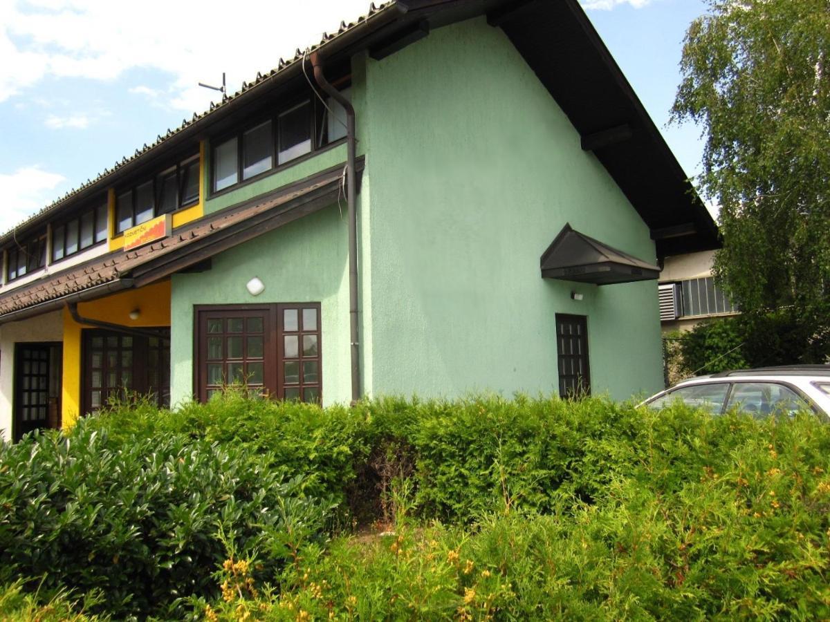 Apartments Trzin-Mlake W Free Parking Bagian luar foto